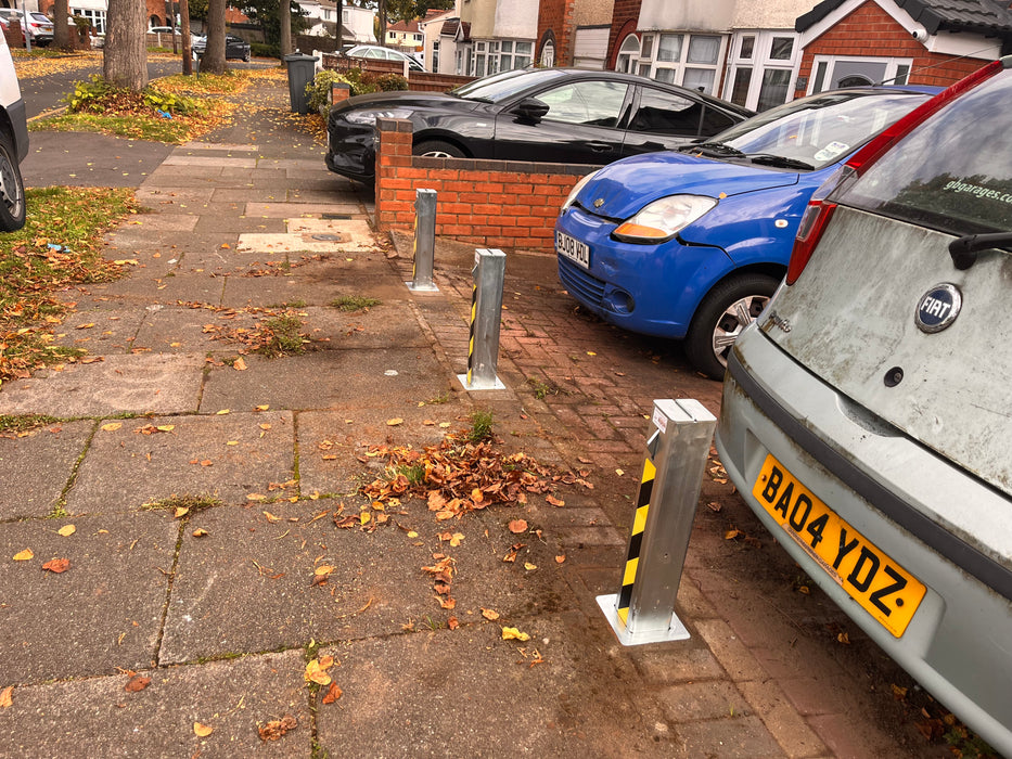 3 x Ramco 100 Heavy-Duty Telescopic Security Bollards with Lids | Driveway Security Set | Vehicle Theft Deterrent