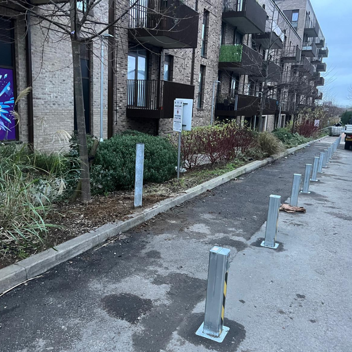 Ramco 100 Heavy-Duty Telescopic Security Bollard