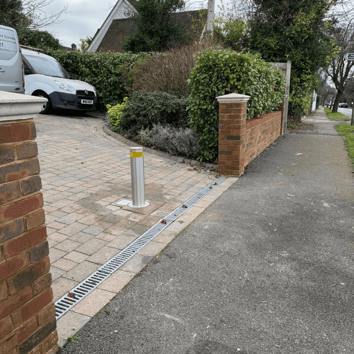 Ramco Auto Guard Battery Bollard