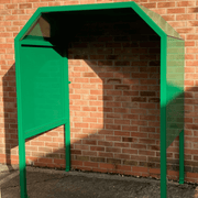 4 Person outdoor shelter in green